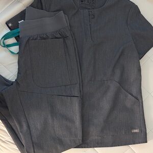 Figs Women's Charcoal Cargo Scrub Set